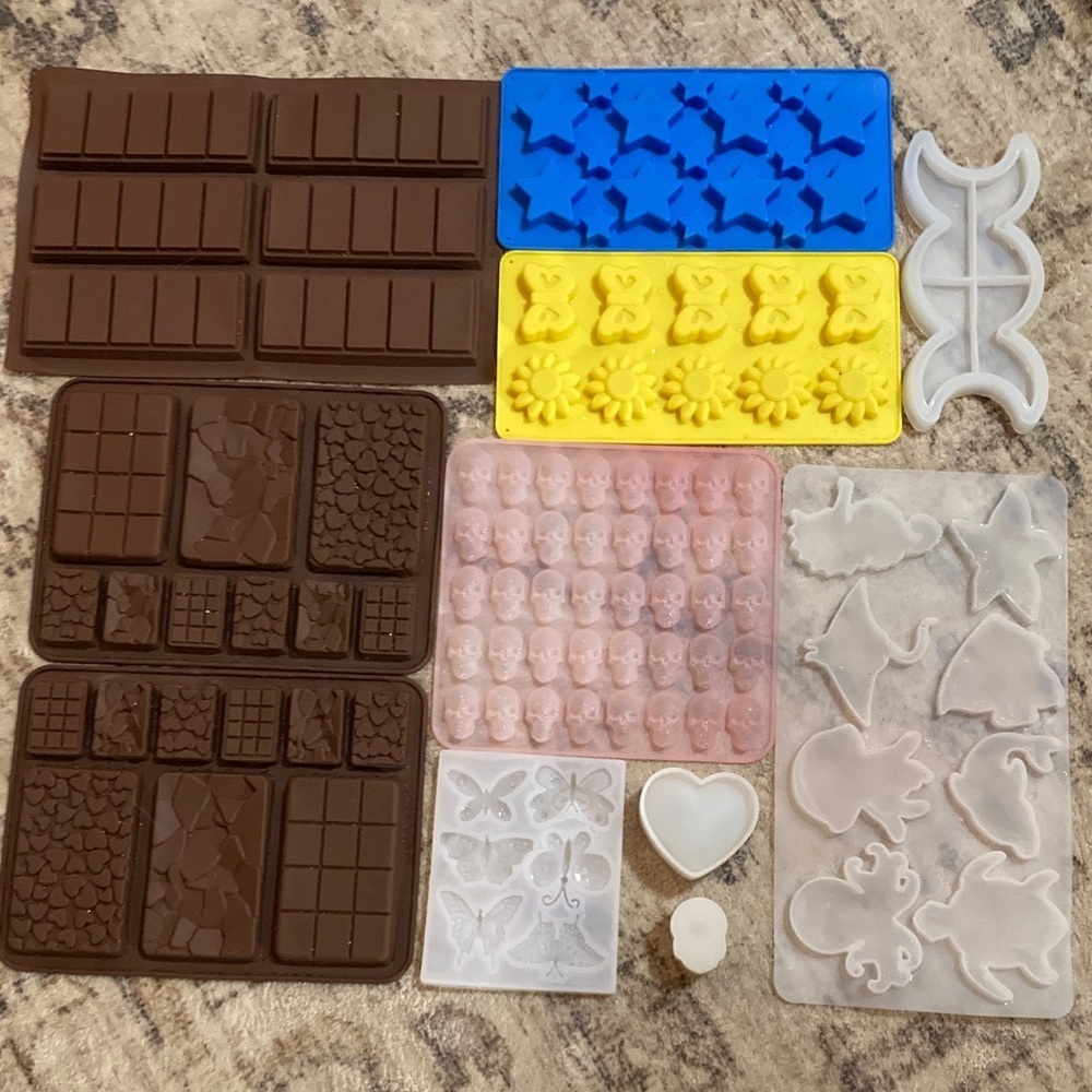 Assorted Silicone Molds for Baking and Crafts - Picture 2 of 10